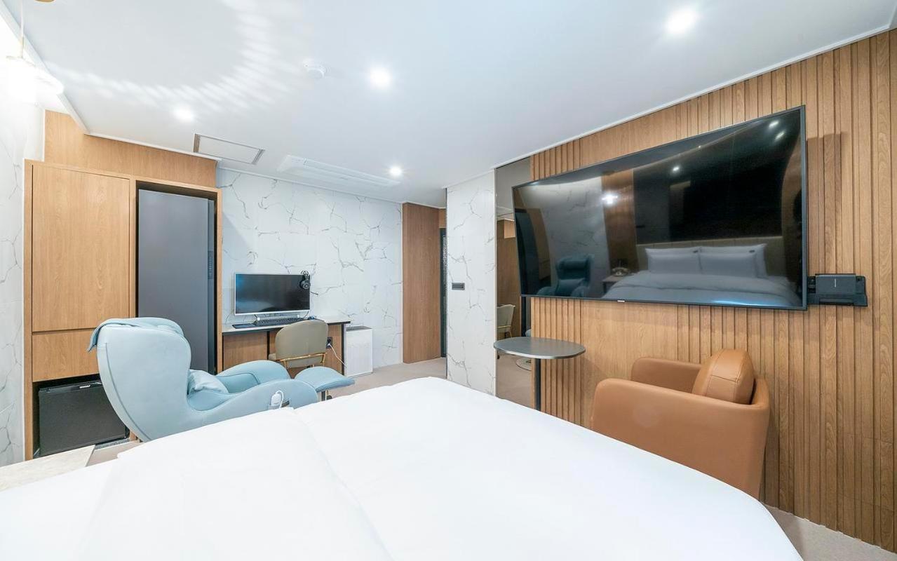 Rosy Hotel Cheongju Exterior foto