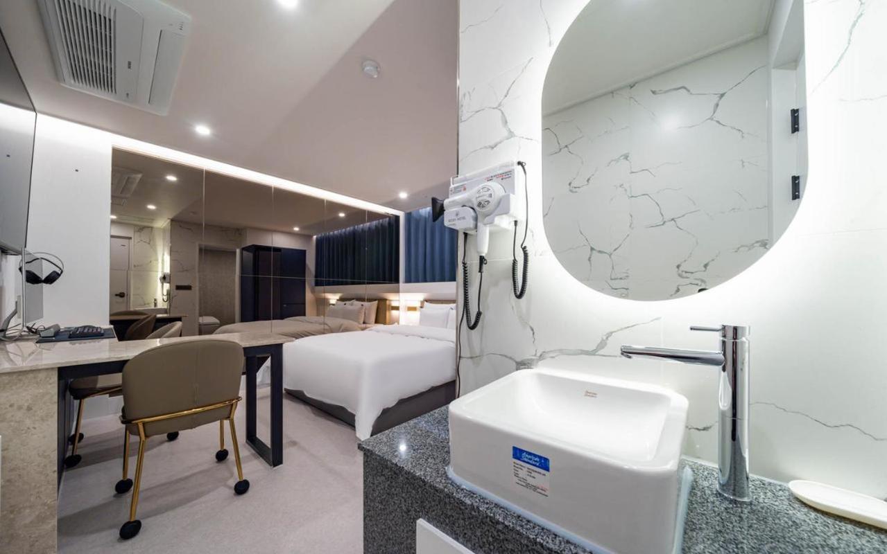 Rosy Hotel Cheongju Exterior foto